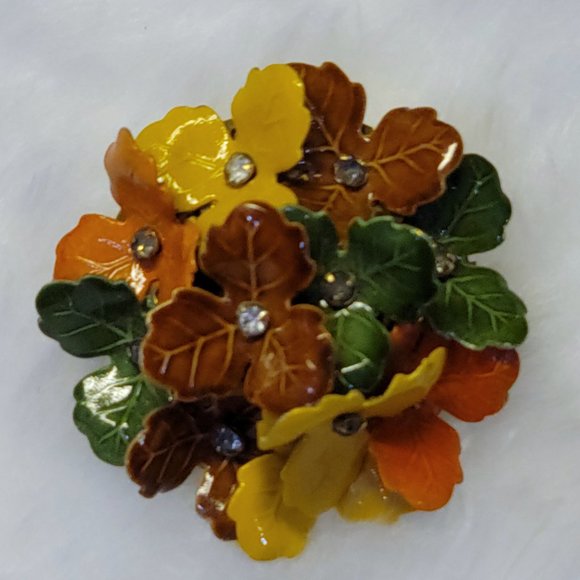 Enamaled fall leaves brooch with rhinestone centers - Picture 1 of 3